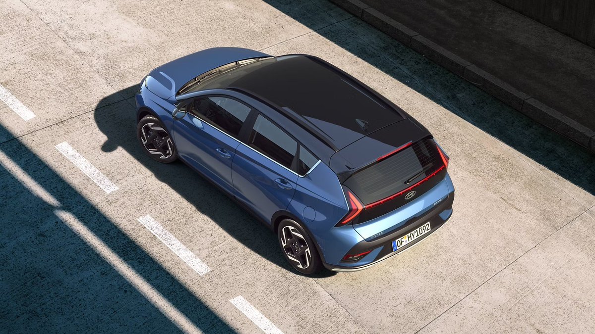 AugustaHyundai's tweet photo. ¡Estilo y versatilidad en cada ángulo! 💙 
El #Hyundai #Bayon destaca con su diseño urbano y una trasera que no pasa desapercibida. Compacto pero con carácter, ¡es el compañero perfecto para la ciudad! 🙌🏻 https://t.co/yOY4nXedRB