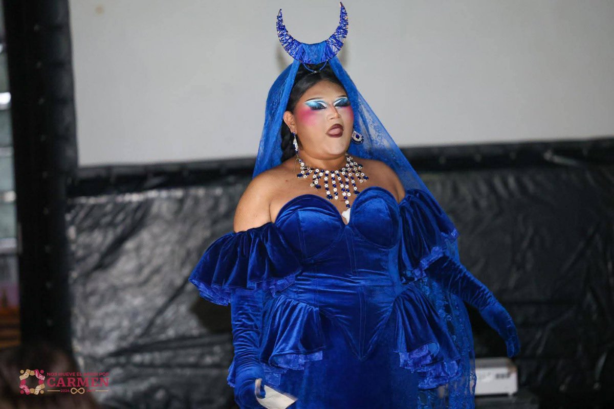 CarmenenunClick's tweet photo. compartieron con el público sus #inicios, #experiencias y la #magia de este fascinante mundo. 🌈💫

🎁 ¡Este #conversatorio y #show cerró con una rifa sorpresa! 🎫 Sin duda, un evento que dejó huella y muchas sonrisas. #𝘕𝘰𝘴𝘔𝘶𝘦𝘷𝘦𝘌𝘭𝘈𝘮𝘰𝘳𝘟𝘊𝘢𝘳𝘮𝘦𝘯 ❤️ https://t.co/JvpJFdPHz5