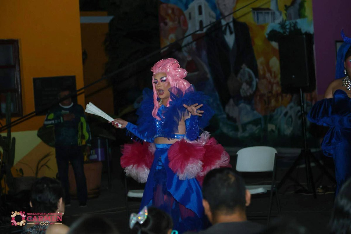 CarmenenunClick's tweet photo. compartieron con el público sus #inicios, #experiencias y la #magia de este fascinante mundo. 🌈💫

🎁 ¡Este #conversatorio y #show cerró con una rifa sorpresa! 🎫 Sin duda, un evento que dejó huella y muchas sonrisas. #𝘕𝘰𝘴𝘔𝘶𝘦𝘷𝘦𝘌𝘭𝘈𝘮𝘰𝘳𝘟𝘊𝘢𝘳𝘮𝘦𝘯 ❤️ https://t.co/JvpJFdPHz5