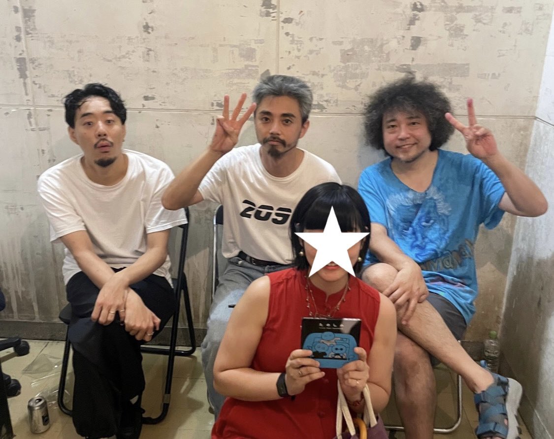 水 tweet media