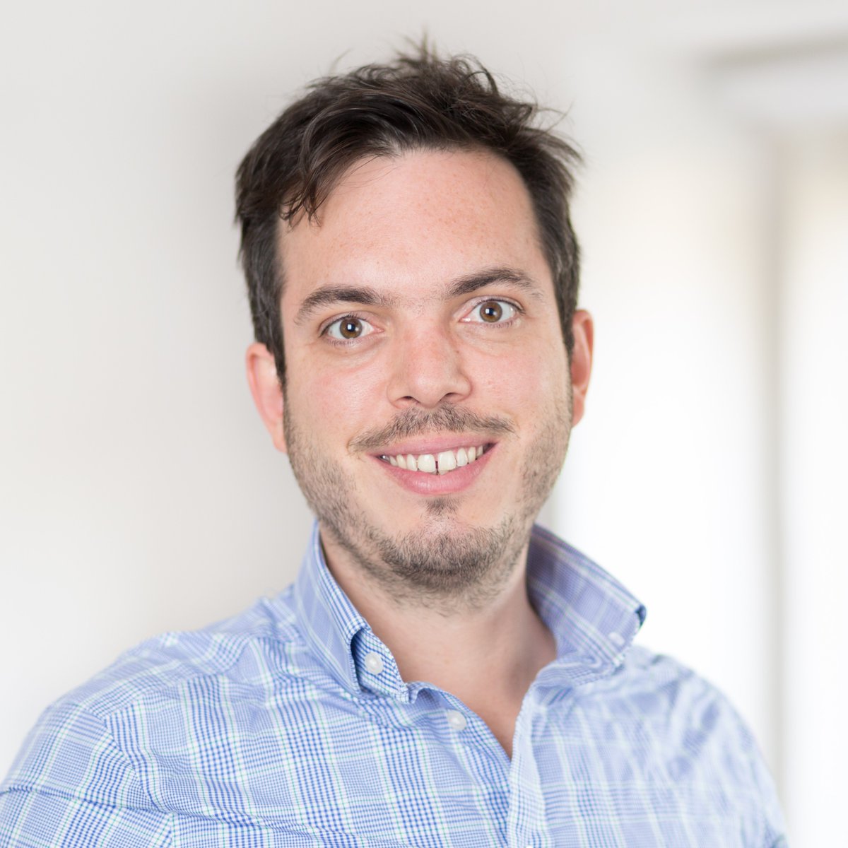 👏🎉 Congratulations to <a href="/egocantos/">Ezequiel Gonzalez-Ocantos</a> - awarded the 2025 Alexander George Best Article Award from <a href="/APSAtweets/">APSA</a>’s Qualitative and Multi-Methods Research section for his article 'Aligning Interviewing with Process Tracing'!: ow.ly/zfIr50WCQ2J