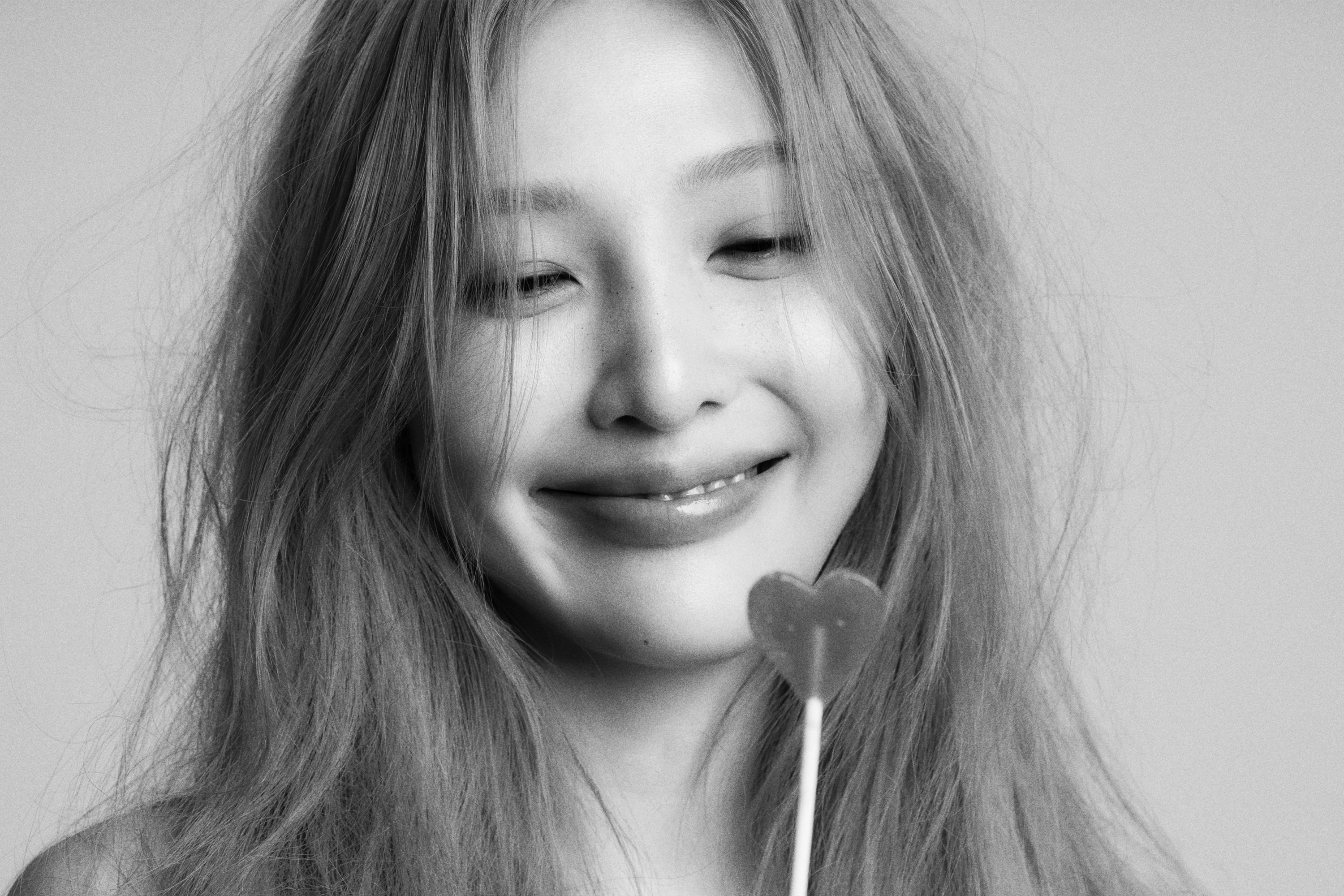 GyFBmwBbEAAEfud?format=jpg&name=4096x4096