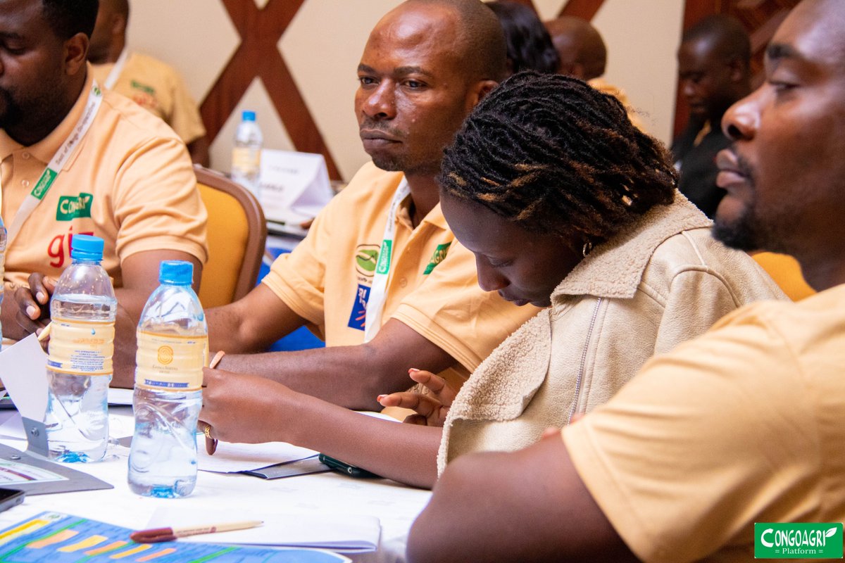 Congoagri1's tweet photo. 💰🌱 M. Clovis Thaunza (AgriEst) parle de l’accès au financement à la Conférence sur la Qualité du Café.
Il appelle à lever les obstacles pour soutenir la compétitivité du café congolais.
#BestOfCongo #CongoagriPlatform #CaféCongolais https://t.co/MuTDC7Aczz