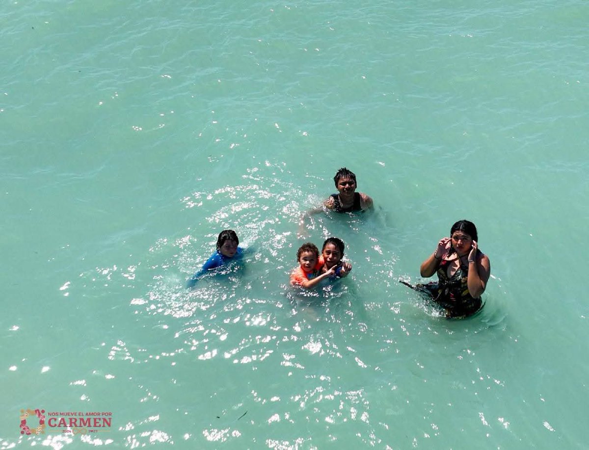 CarmenenunClick's tweet photo. #CiudadDelCarmen #PlayaNorte
📣⏩ Así se disfruta un fin de semana en familia en las playas de Carmen
🌊☀️ Con este #calor, la #playa siempre es la mejor opción. 🥵.
Muchas #familias lo saben y #hoy se refrescaron entre olas y diversión. https://t.co/niFlaxmPiM