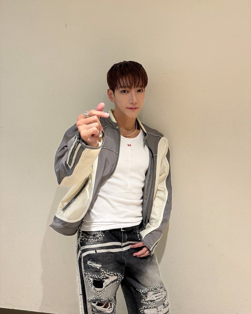 mirehappy1106u's tweet photo. real_2pmstagram's IG 2️⃣
250811
🔗 https://t.co/FmkeEz0tn1
#JUN_K🩷
#준케이 #ジュンケイ
#2PM
#re2stagram https://t.co/ORHn5GPYvc