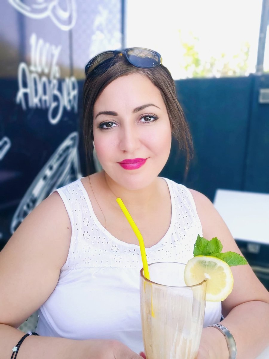 بقى حته البسبوسه دى سنجل هو الرجاله نظرها ضعف