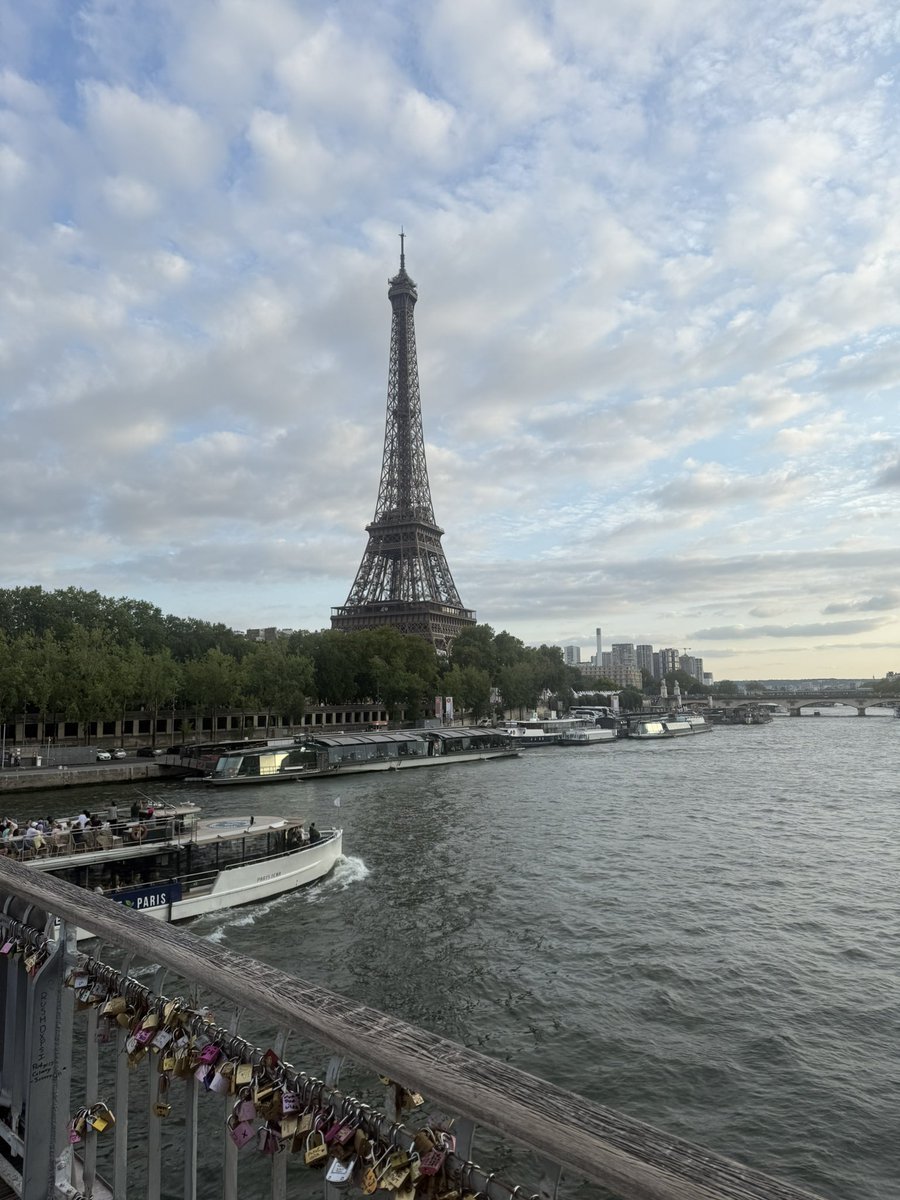 AldanahAS's tweet photo. Paris 🇫🇷 https://t.co/Ft31pBx0wI