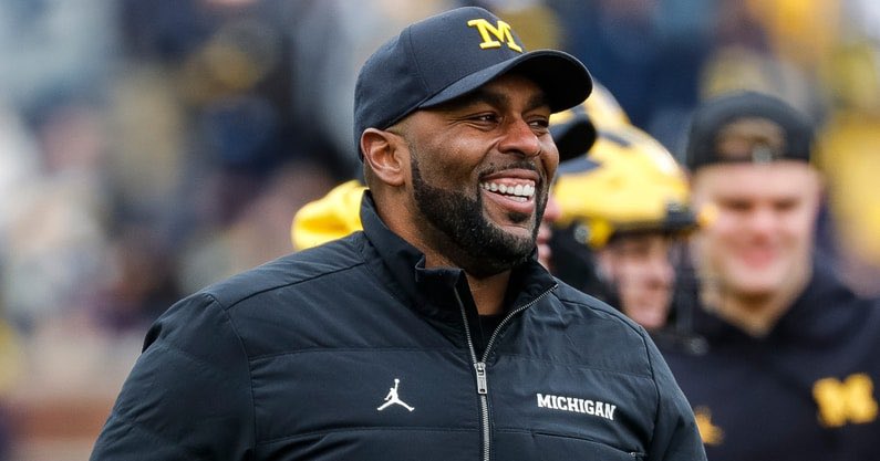 Michigan QB Recruiting over the last few cycles has been strong 〽️

2024: Jadyn Davis (No. 8 QB)
2025: Bryce Underwood (No. 1 QB)
2026: Brady Smigiel (No. 9 QB)
2027: Peter Bourque (No. 7 QB)

#GoBlue

on3.com/college/michig…
