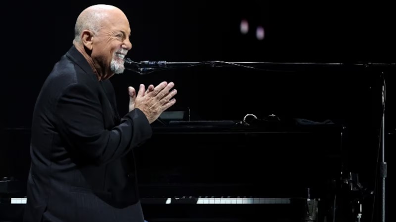 🎹 Before #TheLongestTime… there was #LongLongTime.

<a href="/billyjoel/">Billy Joel</a> performed it in ’72 — but it never made a studio album.
Hear the newly released performance 👉  tinyurl.com/hrk78stz ~ <a href="/niqueWBAB/">domonique</a>