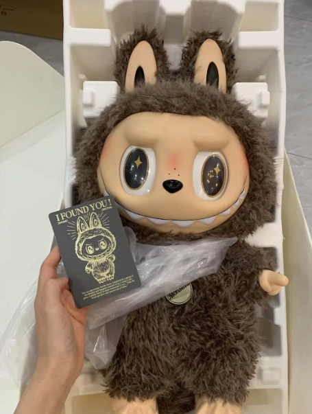 blevins_mod's tweet image. このウサギは普通のぬいぐるみじゃない、物語を持っているんだ