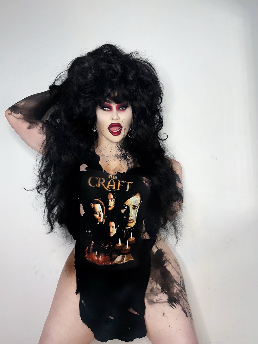 dyke drag tweet media