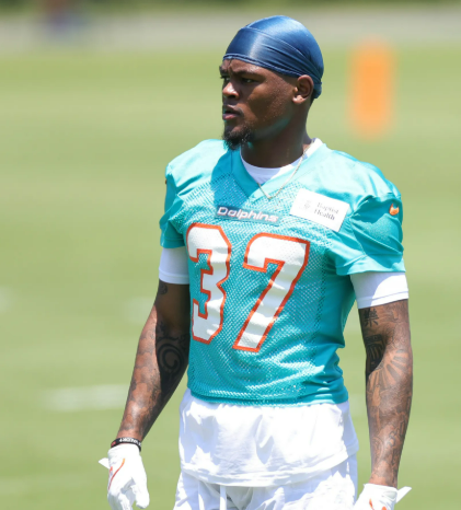 Isaiah Johnson was the 2nd highest graded Dolphin and highest graded Dolphin defensive player vs Chicago. Should he move up the depth chart for Week 2? #PhinsUp