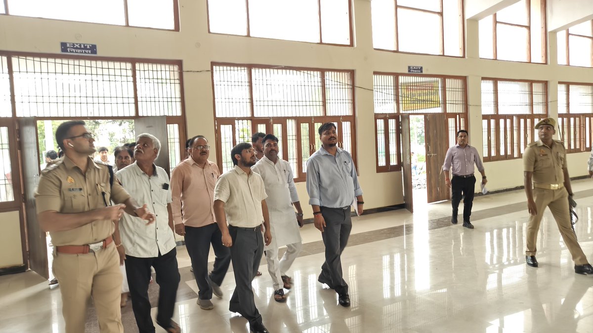 dmchandauli's tweet photo. बाबा कीनाराम जन्मोत्सव को लेकर पुलिस अधीक्षक के साथ व्यवस्थाओं का  स्थलीय भ्रमण कर संबंधित अधिकारी एवं मठ के पदाधिकारियों संग समीक्षा बैठक कर सुरक्षा व्यवस्था के साथ शांतिपूर्ण तरीके से जन्मोत्सव संपन्न कराने के निर्देश। @UPGovt
@CMOfficeUP
@InfoDeptUP https://t.co/OHtMy4yYP5