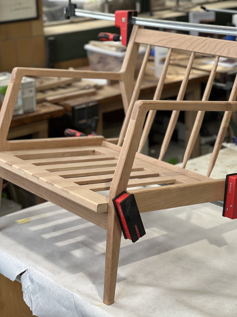 SamBWoodShop's tweet photo. More success stories from last week! 5 beautiful Mid-Century Modern lounge chairs made from Michigan Cherry wood. 😍 https://t.co/56PmRj7f8P