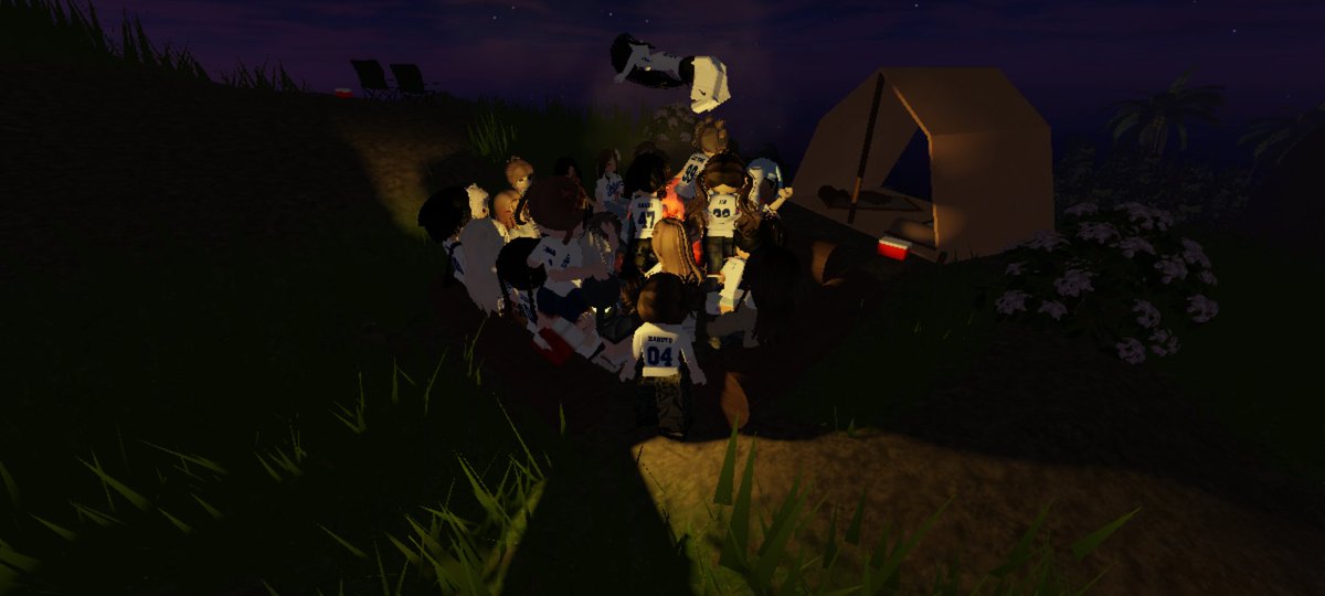 the1only_ruru's tweet photo. Sekarang keknya gapernah absen kalau mabar ma teume ☝🏻🥶 Ga bakal capek buat bilang ini seru bangett bangett 👋🏻 #teumblox #treasure #treasuremakers #roblox https://t.co/GUFw6PzujJ