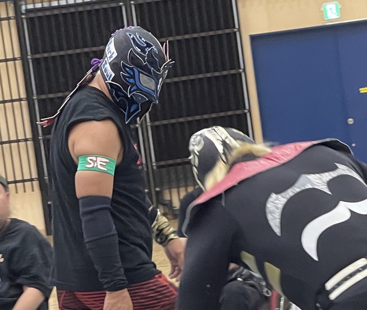 #フェニックスプロレス
悪天候の中ご来場ご観戦ありがとさんでした！
悪天候だから悪い事沢山したな！
(天候は無関係)
謎のパートナー2代目ダークレンジャー
いろいろ謎だった…
差し入れ&amp;グッズ購入ありがとさんでした！
フェニックスプロレス次はいつだ？
千葉&amp;柏を盛り上げろ！
#JB
#