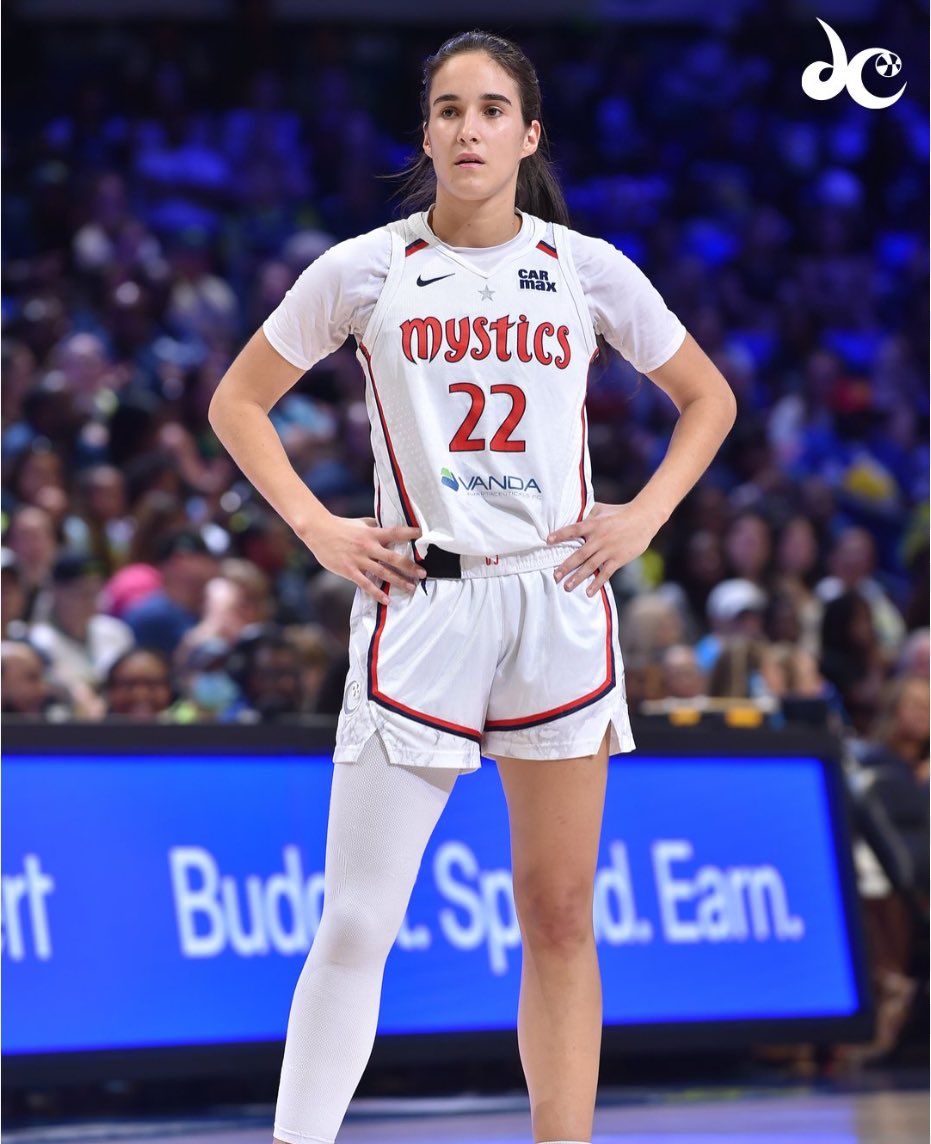 People keep thinking we’re dogging Paige Bueckers, but that’s not it. We’re just saying y’all have been crowning her ROTY all year long. Now this quiet, mild-mannered All-Star Sonia Citron comes out of nowhere—give her the same respect! Say her name!