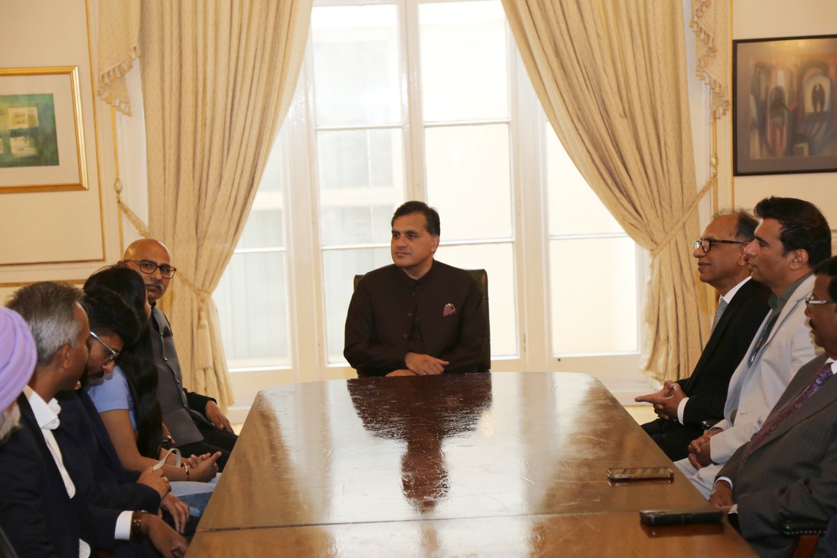 PakistaninUK's tweet image. Minority Day 2025: Pakistani Diaspora in UK Highlights Progress and Challenges for Religious Minorities

A delegation of representatives from Pakistan’s minority communities in the United Kingdom met with the High Commissioner of Pakistan to UK @DrMFaisal today to mark National…