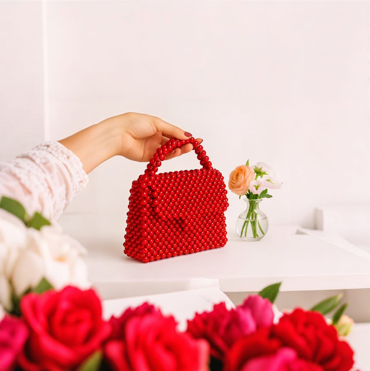 KalraTeto30823's tweet image. 💖 ہینڈ میڈ پرل بیڈڈ بیگ – خوبصورتی اور پائیداری ایک ساتھ 💖
💰 2500 PKR | 🎨 کلر اور ڈیزائن کسٹمائز ایبل
📞 03040942541

#StoneAndStyle #PearlBeadedBag #CustomMade #FashionBag #LuxuryStyle