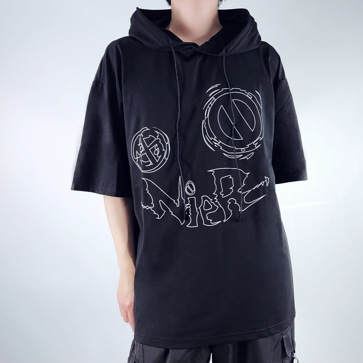 NieR_tokyo's tweet photo. 🎁超ばら撒きプレゼント🎁

FACE LOGO HALF SLEEVE HOODIE
https://t.co/UkFU5T38nt

🎊超赤字大特価🎊
💥💥2222円(税込み)💥💥

更にこのポストをリポスト
フォロー(@NieR_tokyo) で

こちらの商品を
🎁2名様にプレゼント🎁

ユニセックスアイテムです。

是非ご参加ください🐰 https://t.co/X3KHr8waGs