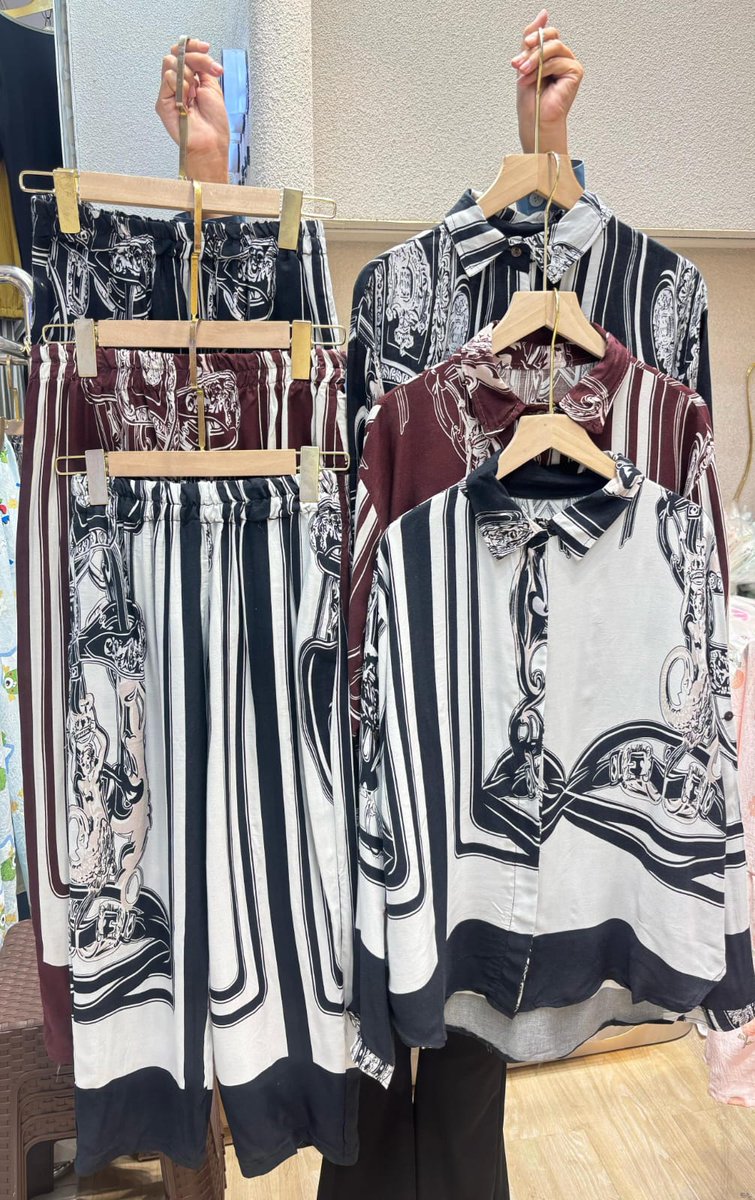 paztaa's tweet photo. Mau nawarin one set sama daster white label, bisa banget dijual lagi atau dipakai sendiri, bisa cek dulu katalognya di https://t.co/I41y45s05m yaa https://t.co/thxoRBBG9D