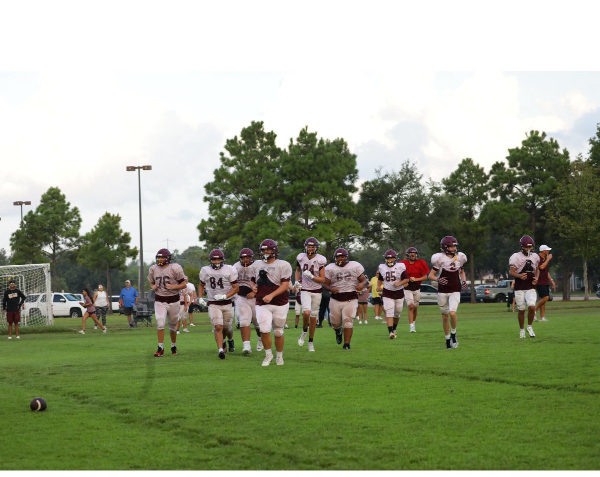 Got some work in against my own squad on Saturday feel good about this group and feels good to be back at it! <a href="/CoachSciba/">Jeff Sciba</a> <a href="/Coach_Dchandler/">Dakota Chandler</a> <a href="/frontline_elite/">Frontline Elite Academy</a> <a href="/OLCoach_bwill/">Coach Williams</a> <a href="/DeerFootball/">Deer Park Football</a>