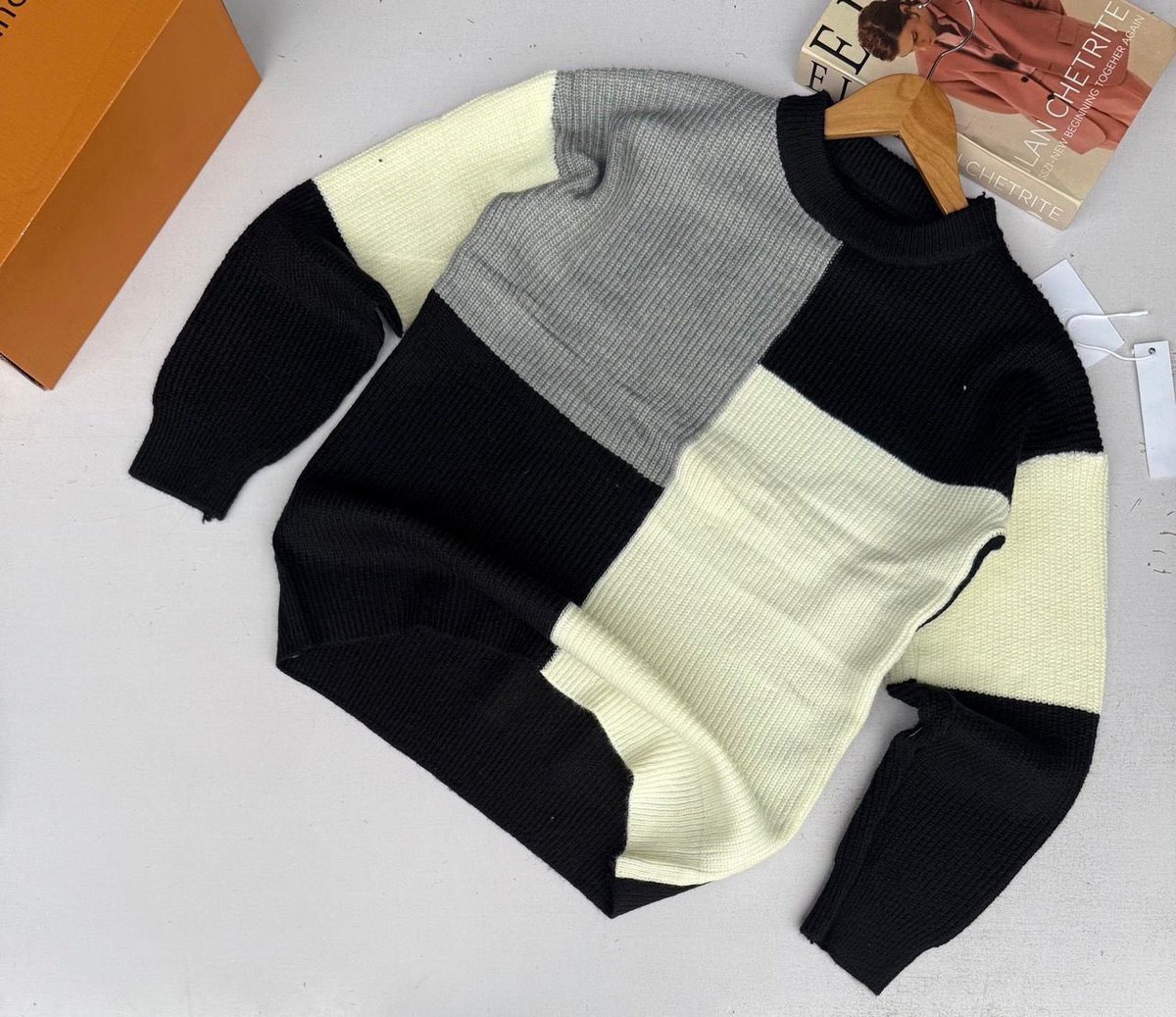 OMARIONNEIMA's tweet image. ❄️ Stay cozy on those cold days 
Beautiful sweaters for both ladies and gentlemen, available in all sizes
☎️ 0782771370 to order your warm &amp;amp; stylish sweater now
#Veryaffordable
