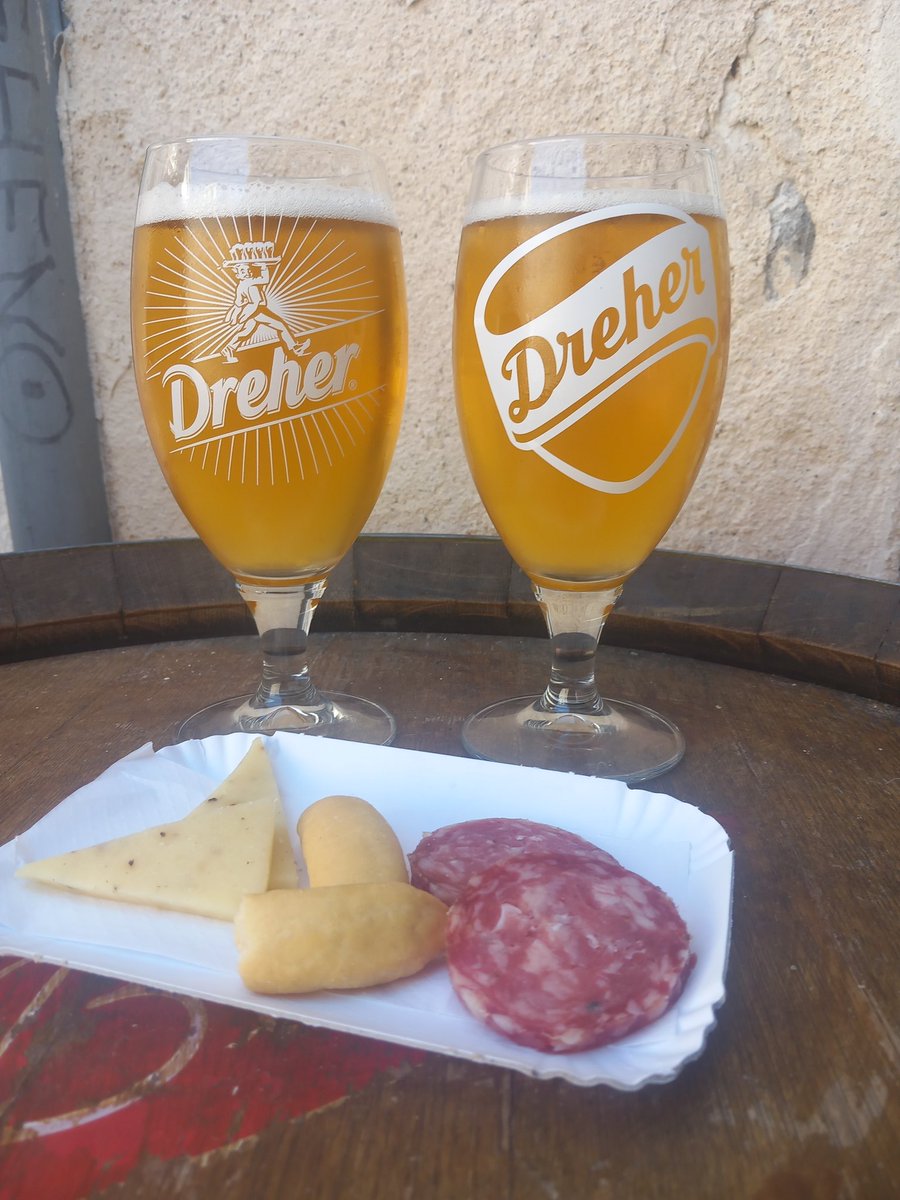 tibbettsp's tweet photo. @BobbiHuyton Thanks for the recommendation 😀 

Went big and tagliere too so €10 🍺 🧀 🍻 https://t.co/6j2OoP4gyb