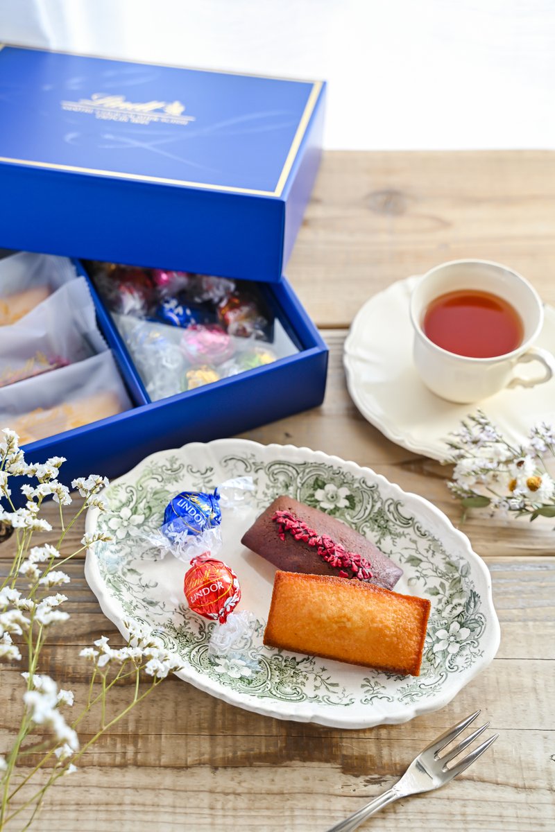 夏に食べたい 焼き菓子は→🍊！ ＼ リンツこだわりの焼き菓子は、 夏