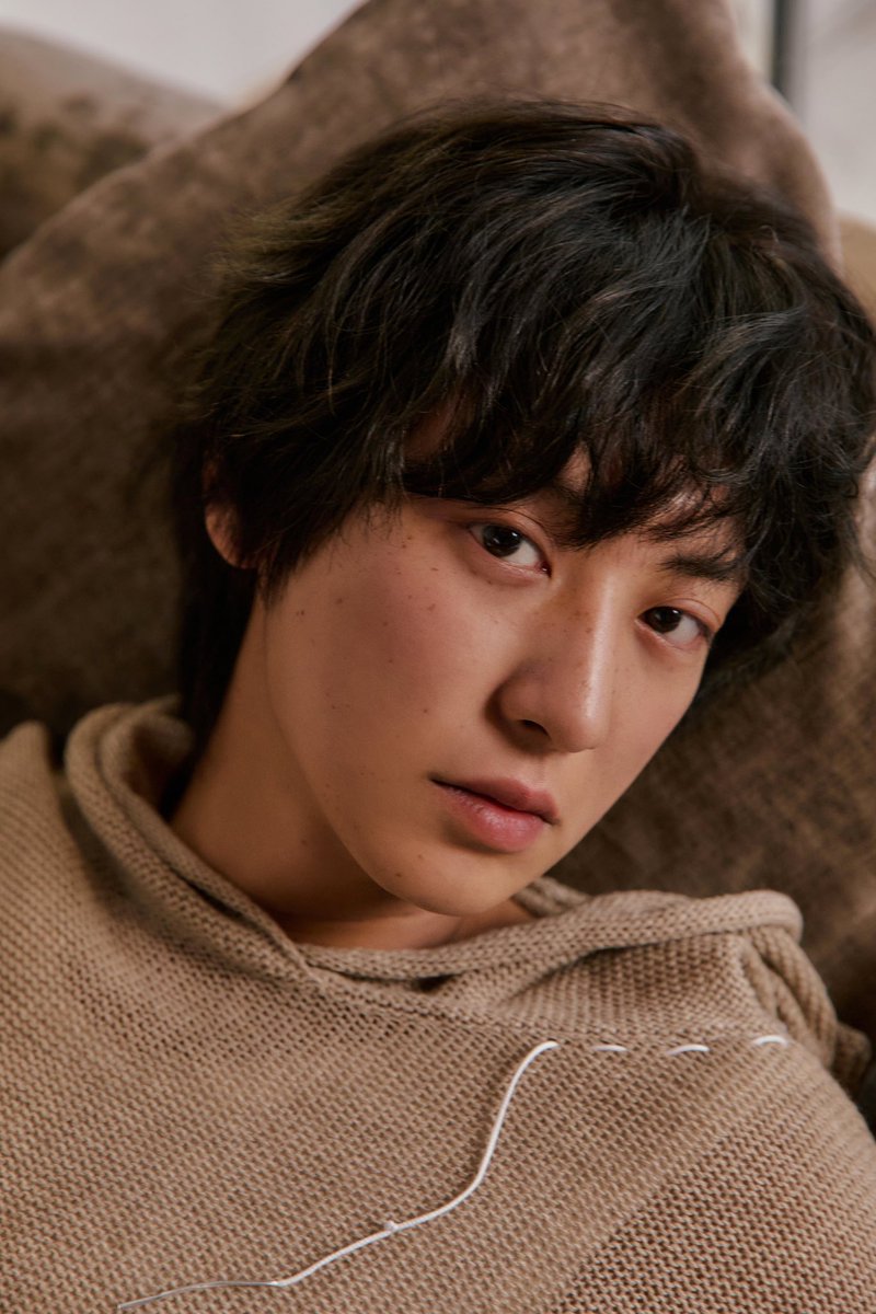 Chanyeol of EXO unveils teaser photos to his upcoming solo album ‘Upside Down.’ Out August 25th.