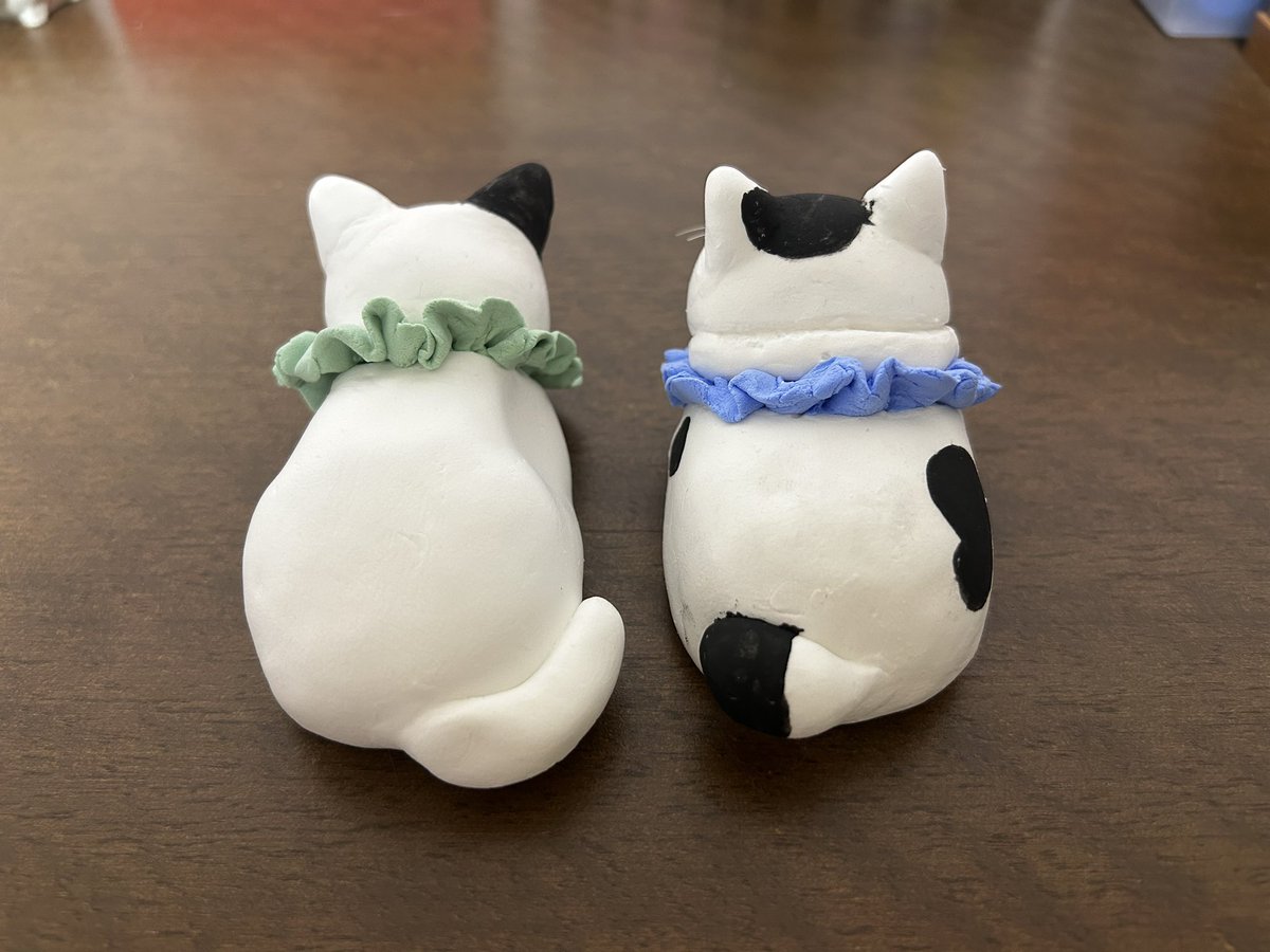 natoyayo's tweet photo. そごう美術館で開催さてれいる「Ukiyo-e　猫百科　ごろごろまるまるネコづくし」のワークショップ「ネコ・コネよう！」へ母娘で参加。
娘は後ろから見た襟元のお肉でおデブにゃんを表現。

#ネコづくし  #そごう美術館  #ネコ・コネよう！ https://t.co/mGoQ1ImLAb