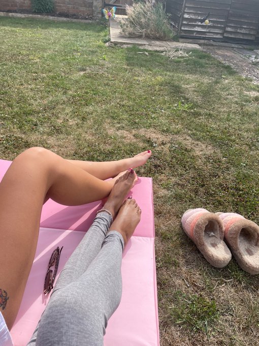 Watch ༺ AMARA ༻'s leaked NSFW photo on TwXstars