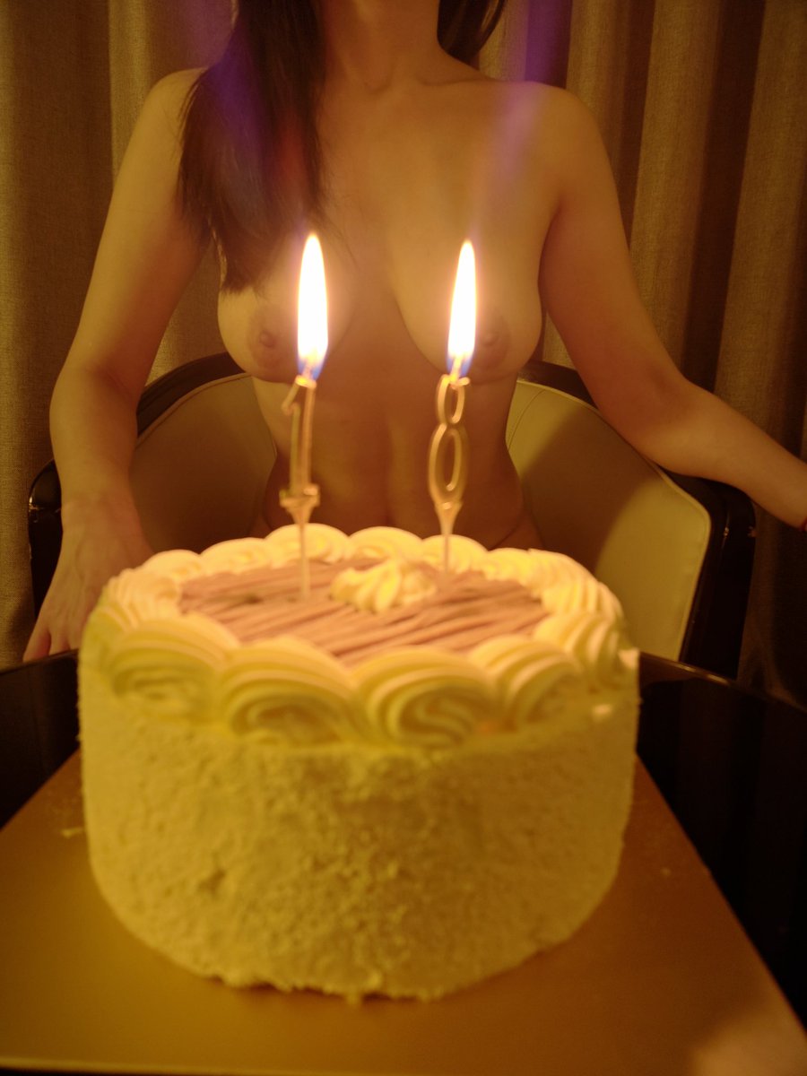 junmahe163's tweet photo. 今晚月明空静，帮腰部一位消费女基金经理过“18”岁生日，然后研究了一小时昆字写��� https://t.co/40tzeTcnAv