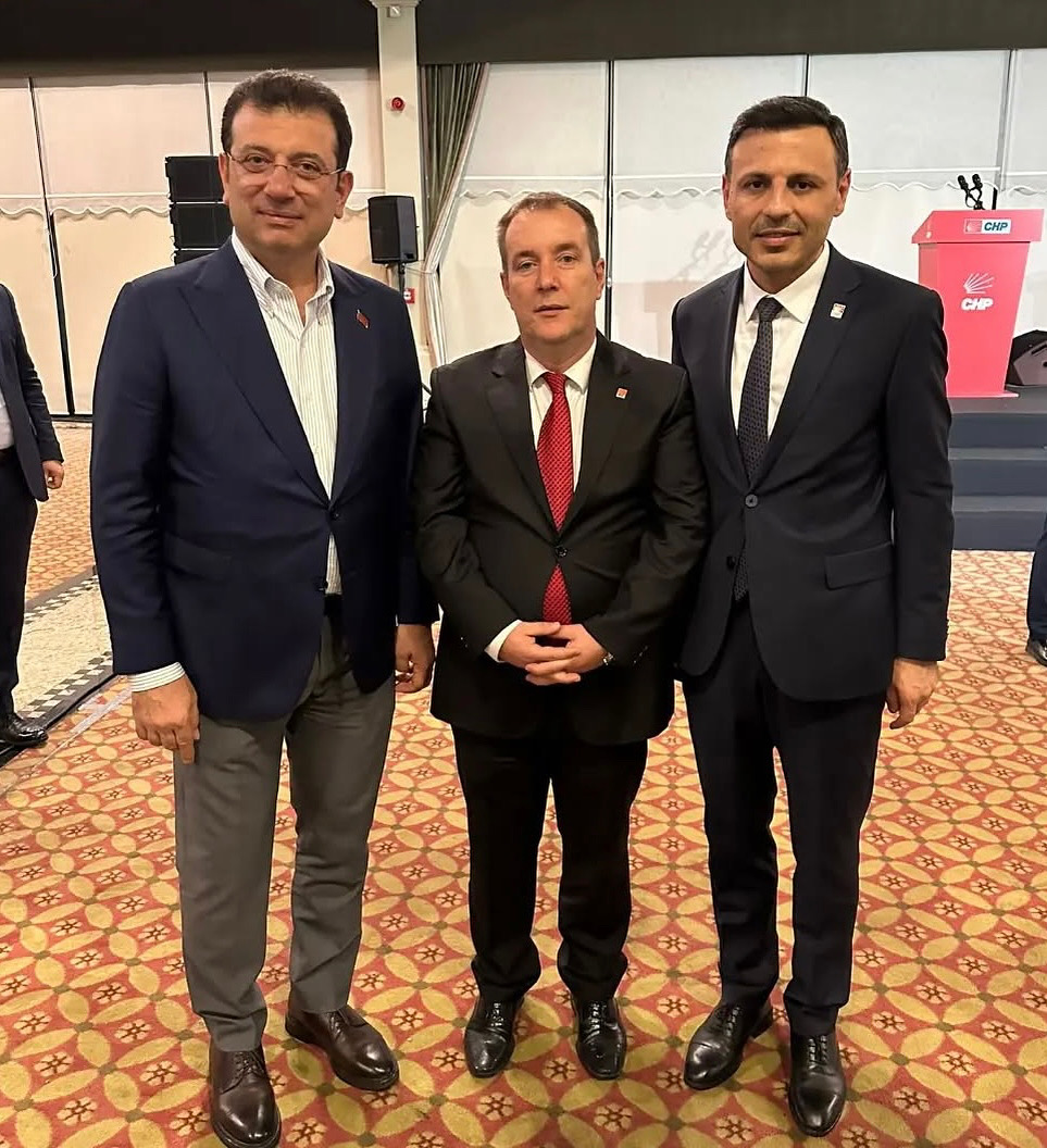avdanisakpolat's tweet photo. Hak, hukuk, adalet için mücadeleye başlıyoruz.
#YolumuzUzun https://t.co/OxpU1YAjYS