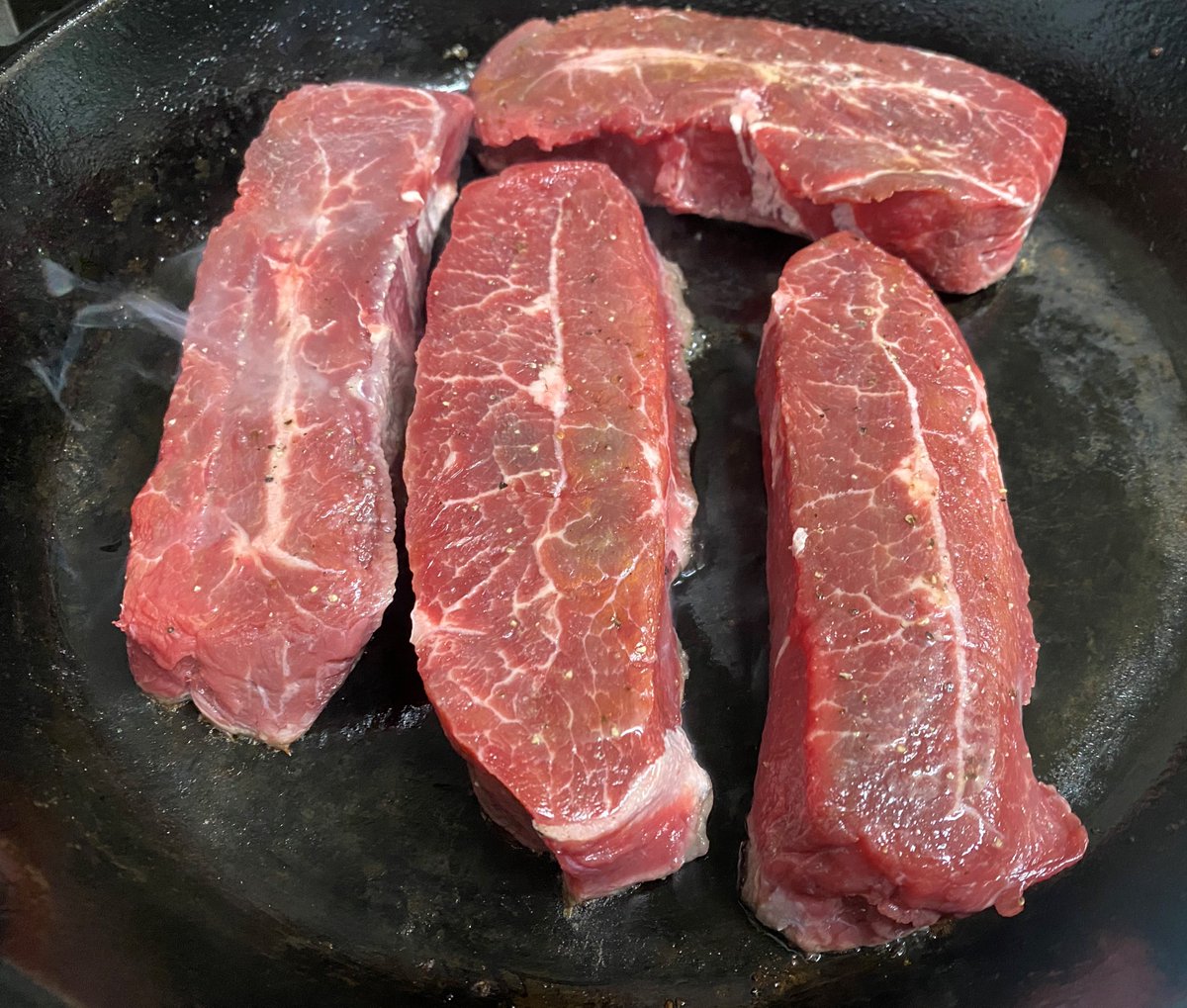 SwitchCat3's tweet image. The Flamefete Festival is almost over, so I had to do up some steaks like that meal in #MHWilds . 
Man, the food in this game, for real.