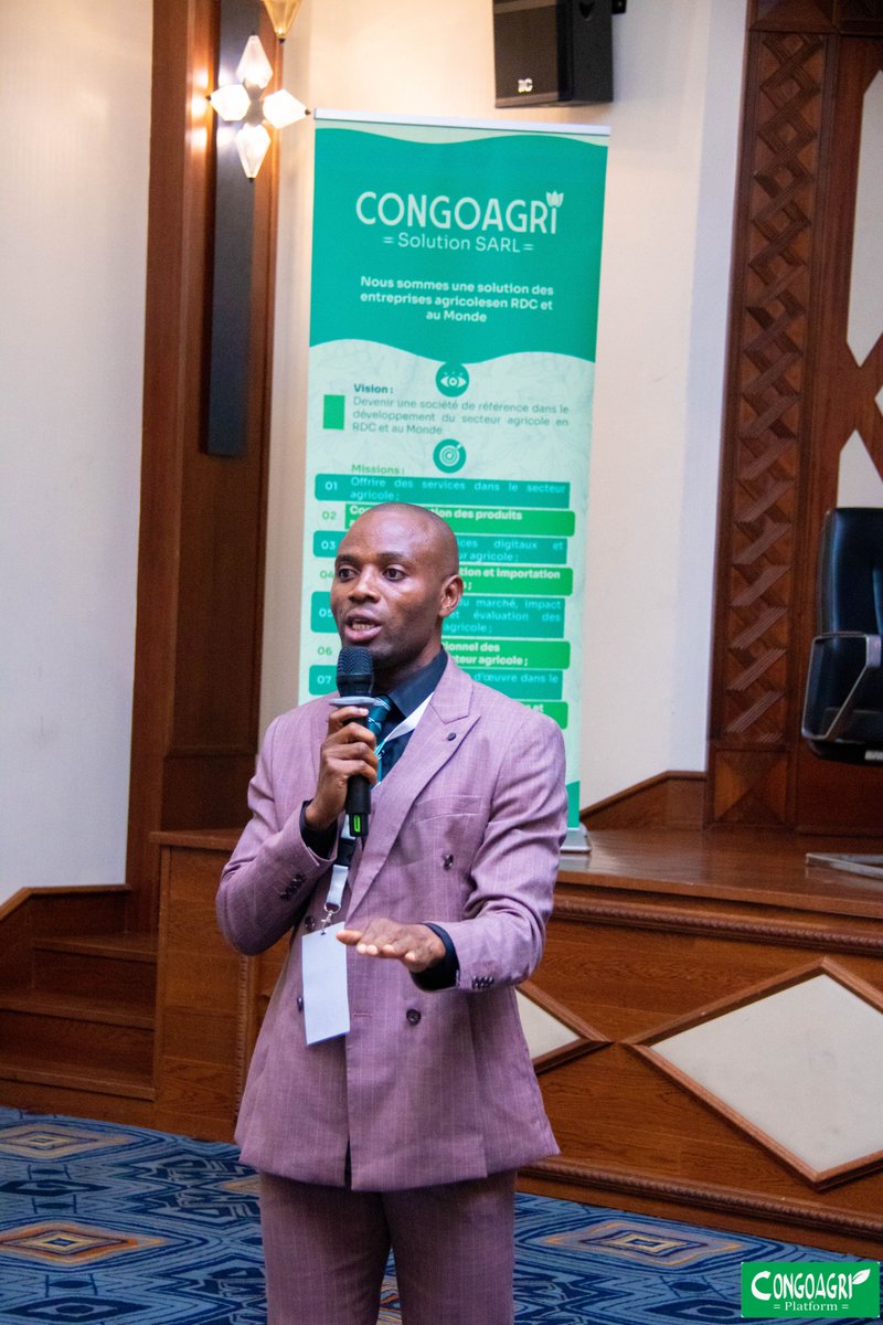 Congoagri1's tweet photo. ☕🌱 M. Moïse Dunia, Q. Arabica Grader et consultant Congoagri Platform, parle de la qualité et du traitement du café.
Un savoir-faire clé pour un café congolais compétitif et aromatique.
#BestOfCongo #CongoagriPlatform #CaféCongolais https://t.co/Ybj4vFqrlE