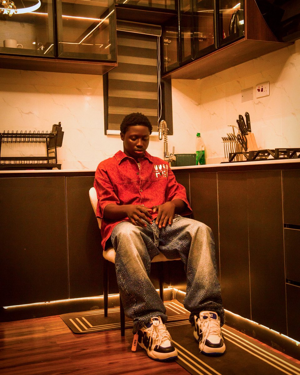 boyreason___ tweet picture