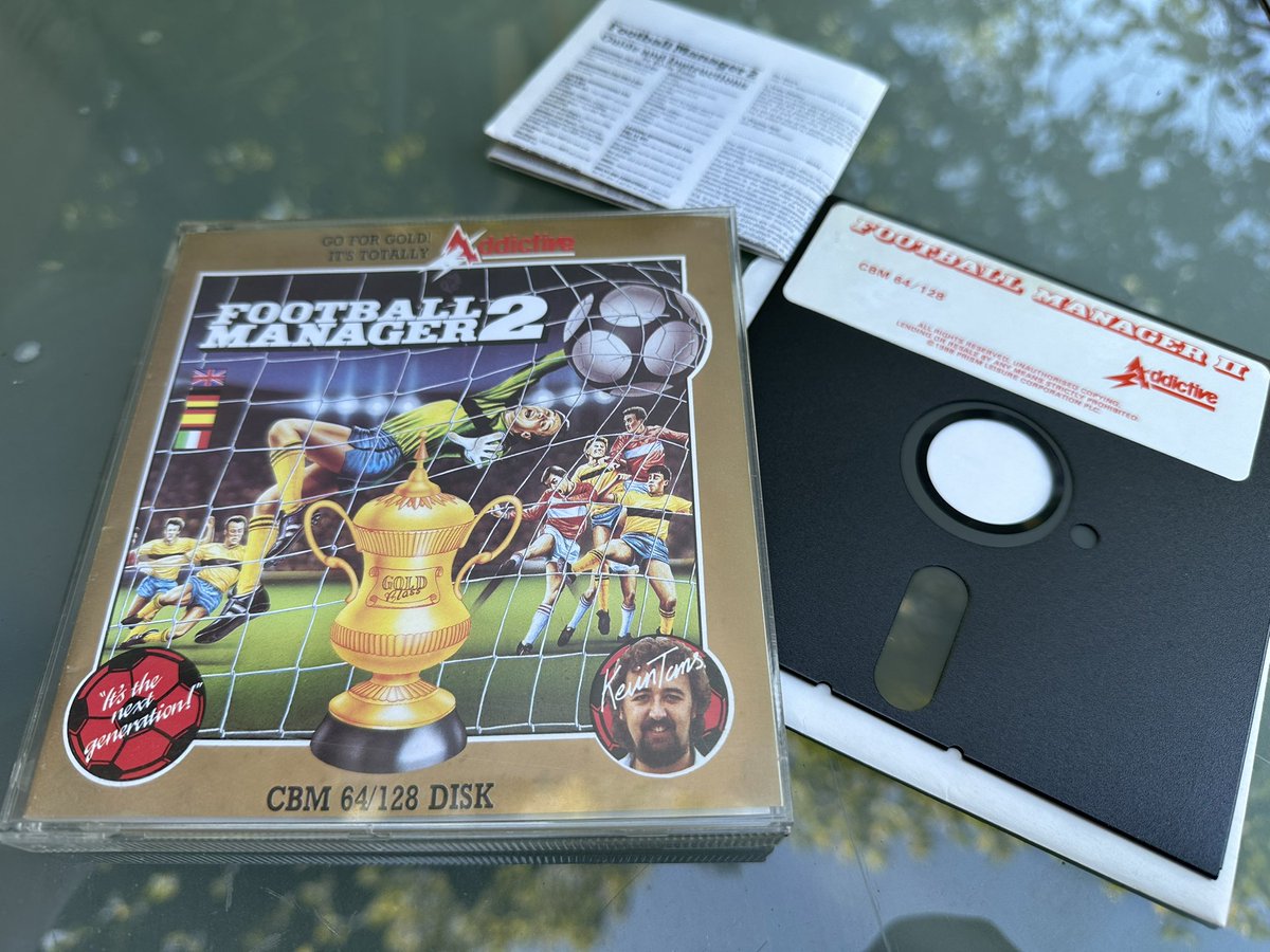 JoachimHesse's tweet photo. Bevor der gute Gerald Köhler mit der Anstoss- und „Fußball Manager“-Reihe den Markt der Sportsimulationen neu definierte, haben Spiele wie #FootballManager2 (1988) die Schulhofgespräche dominiert. Ich z.B. habe mich damals am Amiga mit einer Art Tabellenkalkulation vergnügt. 🤪 https://t.co/aYLjIM9k5s