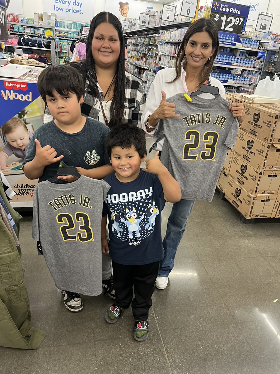 Back-to-school shopping day with @ectlcenter (I first learned about them through @luckyduckfoundation ) was pure joy—helping kids pick out fresh clothes and supplies and seeing Dr. Hayden’s powerhouse leadership and ministry in action. Structure, heart, and results you can