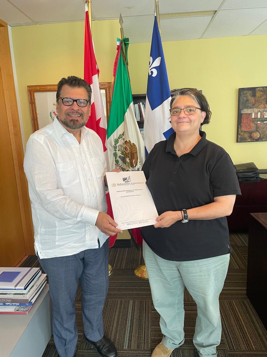 En el @ConsulMexMTL reafirmamos nuestro compromiso con la igualdad y el respeto.
Hoy, como todos los días, atendimos con profesionalismo y calidez a quienes confían en nosotros para sus trámites.
🏳️‍🌈 Somos #ZonaSegura
@SREmx 
<a href="/vcalva/">Vanessa Calva Ruiz (she/ella)</a> 
<a href="/LuciaAntonio/">Lucia Antonio</a> 
<a href="/EmbaMexCan/">Embamex Canada</a>