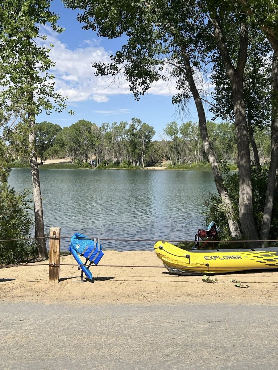As summer starts to come to a close, we want to know: what were your favorite Summer 2025 assignment activities? Let us know in the comments! ✈️ 
📷: #TeamTriage traveler Heila
📍: Farmington, New Mexico