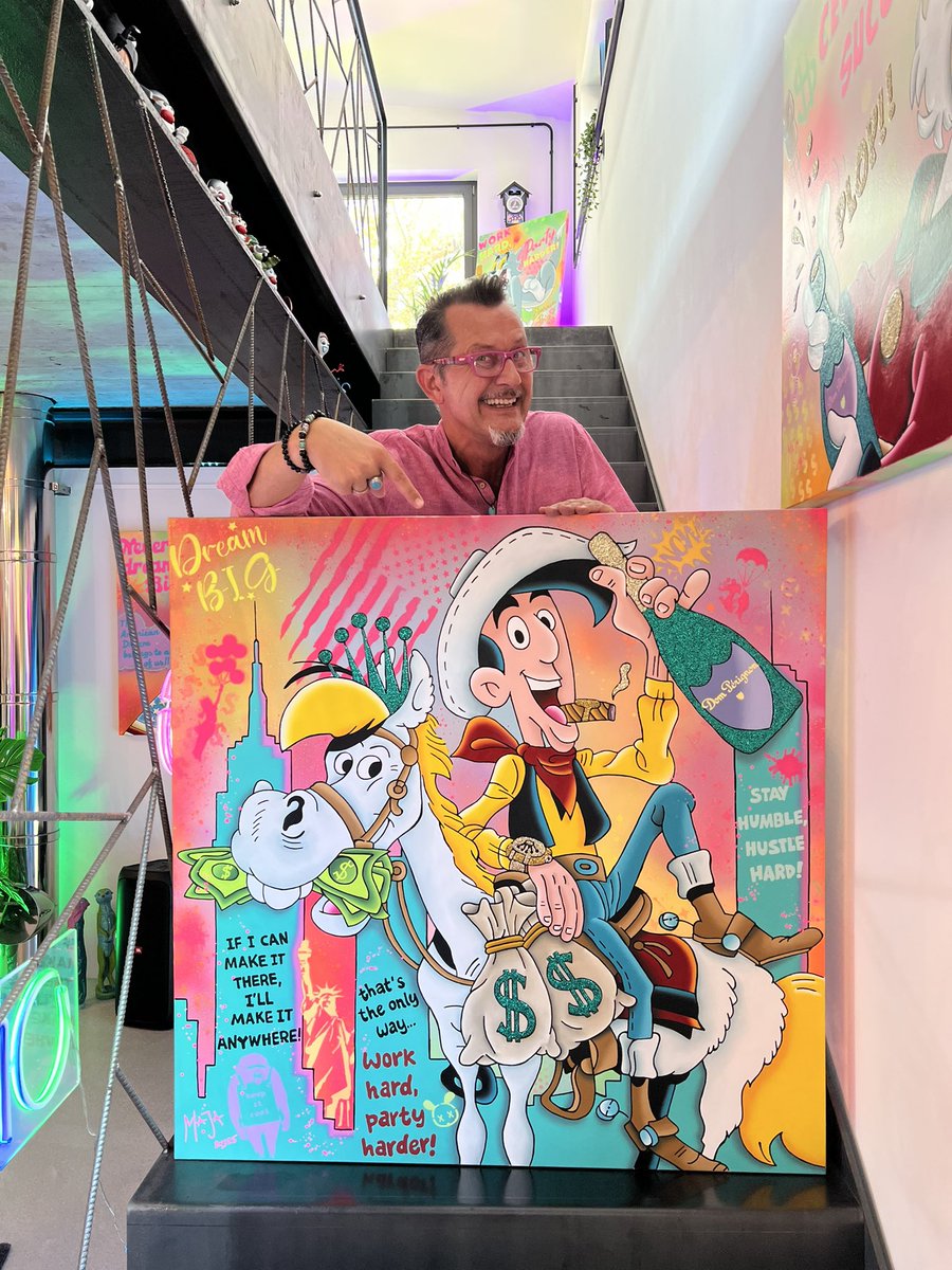 MarioStroitz's tweet photo. 🤠NEW ART DROP🩷🍾💸 “If I can make it there, I’ll make it anywhere!”🎶 New York vibes, Sinatra spirit, and a whole lot of Pop!
#ArtCommunity #CartoonArt #countrylife #luckyluke #interiordecor #dreambig #ArtLovers #TrendingNow #ArtCommunity #popartstyle #artcollector #luxurylife https://t.co/FJ3bpzENMZ