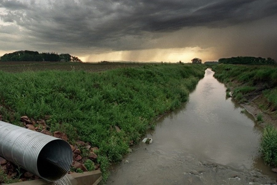 WetTribe's tweet photo. 1-5% of the microplastics pass through treatment plants and end up in treated wastewater, 80% end up in the sludge, which is used as a fertilizer applied to farmland, where it is washed into drains, rivers, and the sea. #WetTribe #TidetotheOcean #MicroplasticsMonday #OceanPlastic https://t.co/t7gA4gC11V