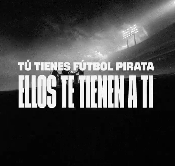 GradaBpro's tweet photo. 🏴‍☠️LaLiga inicia una nueva campaña contra la piratería audiovisual: Tú tienes fútbol pirata. Ellos te tienen a ti.  

⚠️ Cuando ves un partido en una página ilegal abres tu vida y sabrán todo de tí..podrán vaciar tu banco y suplantar tu identidad.