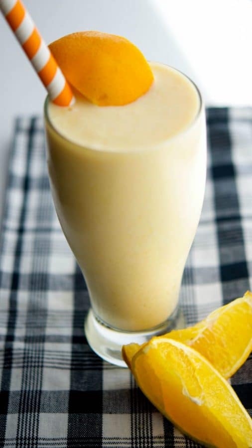 CarriesExpKtchn's tweet image. Orange Creamsicle Smoothie made with fresh oranges, Greek yogurt and flaxseed.

Recipe: carriesexperimentalkitchen.com/orange-creamsi…
#nationalcreamsicleday #smoothies