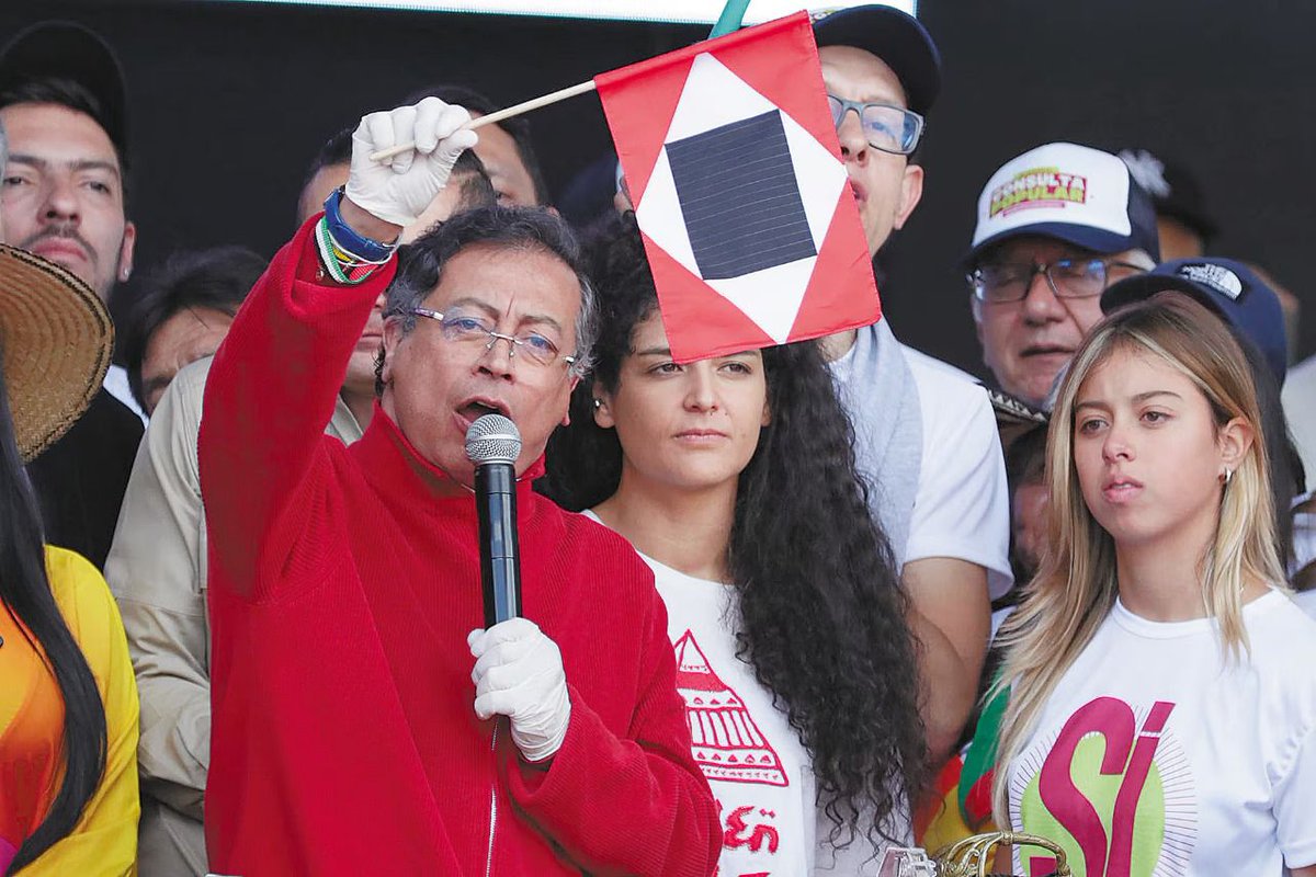 Wilson Ruiz Orejuela (@wilsonruizo) on Twitter photo Cuando asesinan a un colombiano, la voz del presidente debería ser la primera en escucharse. Hoy, <a href="/petrogustavo/">Gustavo Petro</a> guarda silencio, incapaz de expresar un pésame por la partida de Miguel Uribe. Pero cuando se trata de defender a terroristas, es el primero en alzar la voz. Cuando asesinan a un colombiano, la voz del presidente debería ser la primera en escucharse. Hoy, <a href="/petrogustavo/">Gustavo Petro</a> guarda silencio, incapaz de expresar un pésame por la partida de Miguel Uribe. Pero cuando se trata de defender a terroristas, es el primero en alzar la voz.