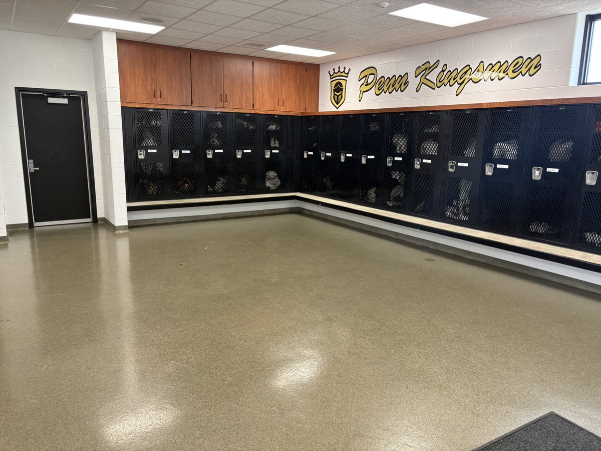 You could eat lunch off the Locker Room Floor.

Not that you should eat lunch off the Locker Room Floor but always impressed with teams that treat the locker room with respect and keep it clean.
