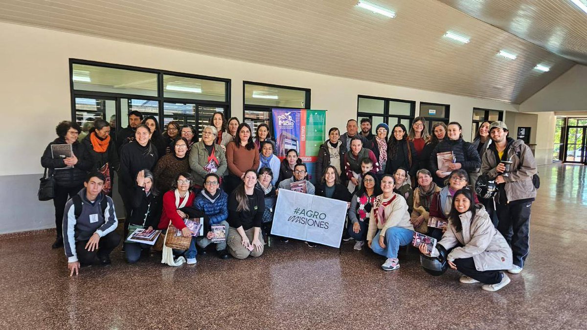 imibiomisiones's tweet photo. #TemporadaDeHongos 🍄Como parte de las acciones impulsadas por la Mesa Técnica de la Funga Misionera, desde #IMiBio junto a @AgroMnes iniciamos la semana con un nuevo taller sobre cultivo y recolección de #HongosComestibles para más de 40 asistentes en Puerto Rico. https://t.co/2dKxy8O4BR