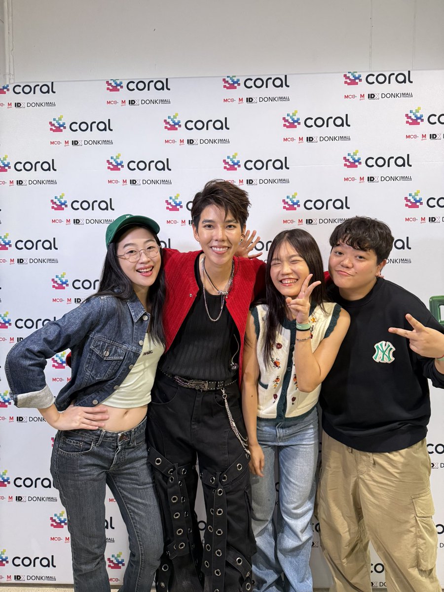 gunjiii_23's tweet photo. GPS Always beside PJerd.🥰
เก่งมากพี่เจิด เติบโตไปอีกเวลนึง หมอลันทำดีสุดแล้ว
เก่งมากโอที ถึงอาร์มจะโผล่มานิสหน่อย แต่เป็นตัวละครที่ทำการบ้านดี (เพราะขับรถไปกลับเขาใหญ่เอง5555)
เก่งมากแซนดี้ สำหรับ ตุ๊กๆ 555 ตุ๊กต้องสู้นะ ตุ๊กแสดงแทนชาวเรา 

สุดท้าย เก่งมากกันจี้
#ป๊ายปายโอริโอ้ https://t.co/wFYmjUFmq6