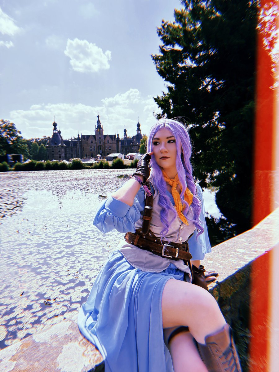 kraidxkade's tweet photo. Finally after a year I was able to finish Imogen costume QwQ! I'm so extremely happy with the result!  Felt extremely pretty and comfortable as her <3   

1st Critical Role cosplay Done!!! Time for the second one!   
#Imogencosplay #criticalrole #criticalrolecosplay #cosplay https://t.co/GITicWBe5Y